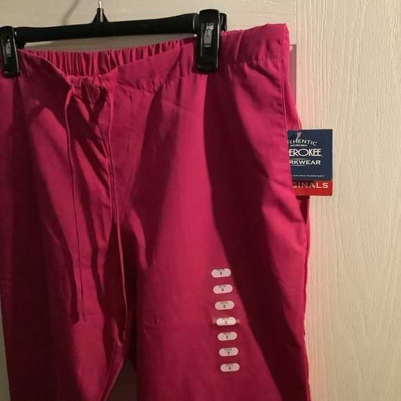 Cherokee Scrubs, size med top pet- med pant, purple-pink color - Picture 4 of 8